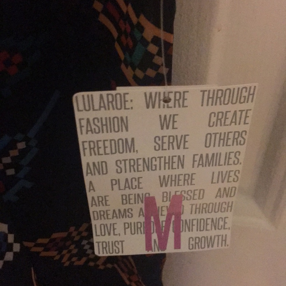 Lularoe Shirley - Picture 3 of 4